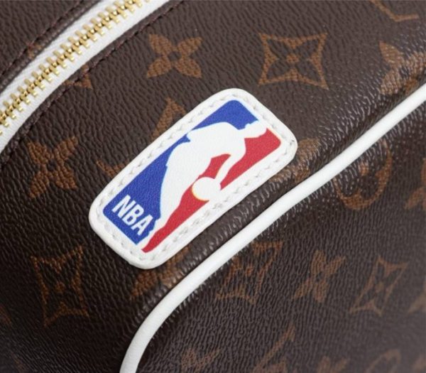 Replica Louis Vuitton X NBA Cloakroom Dopp Kit Bag - Image 8