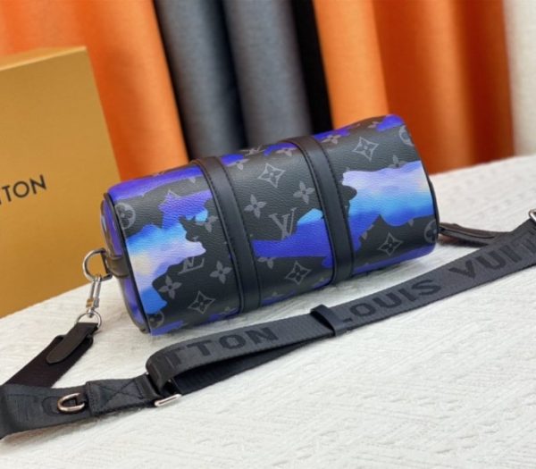 Replica Louis Vuitton Monogram Eclipse Keepall Bandouliere 25 Travel Bag In Blue And Purple Sunrise - Image 4