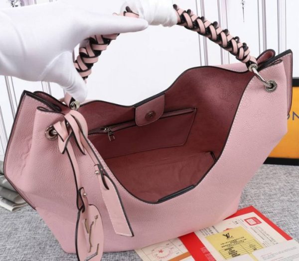 Replica Louis Vuitton Mahina Carmel Hobo In Pink - Image 5