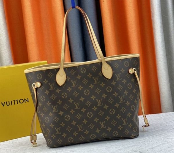 Replica Louis Vuitton Monogram Canvas Neverfull MM Tote With Puppies - Image 4