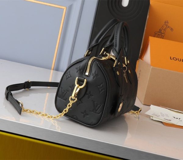 Replica Louis Vuitton Other Leathers Speedy Bandouliere 20 Handbag In Black - Image 3