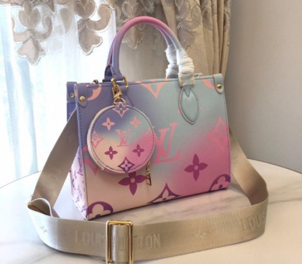 Replica Louis Vuitton Spring 2022 Onthego PM Tote In Pastel Pink - Image 5