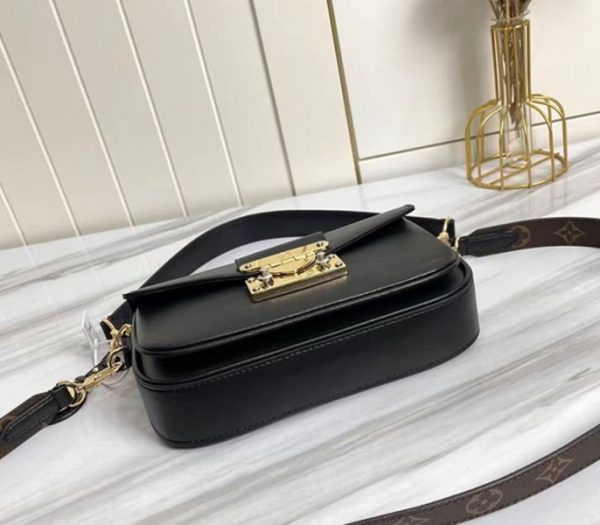 Replica Louis Vuitton Spring Summer 2022 Swing Bag In Black - Image 3