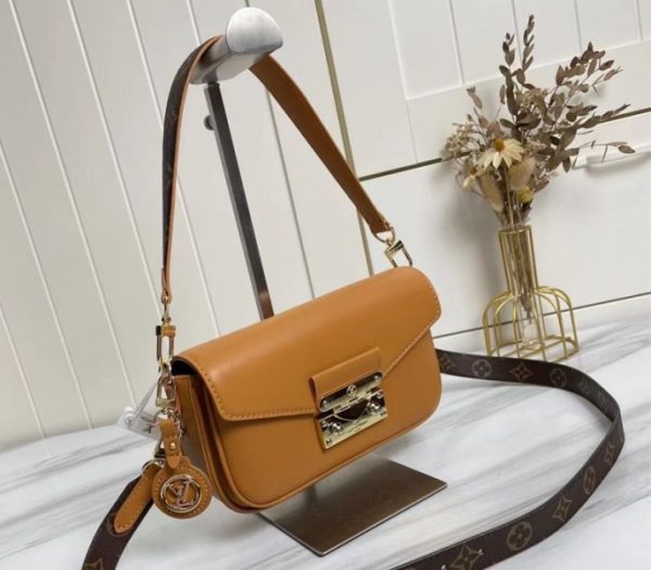 Replica Louis Vuitton Spring Summer 2022 Swing Bag In Hazelnut Brown - Image 2