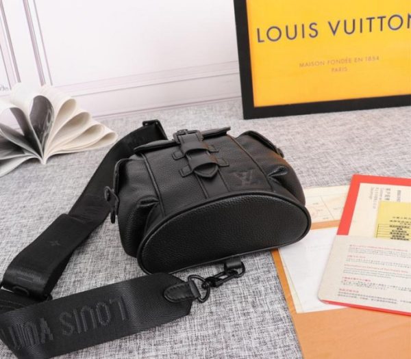 Replica Louis Vuitton Taurillon Leather Christopher XS Backpack In Black - Image 4