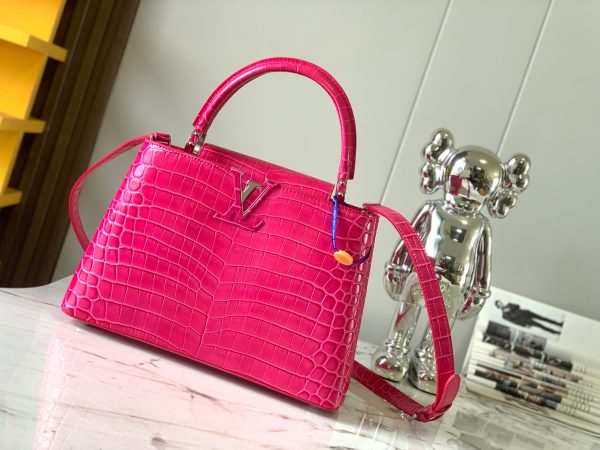 Louis Vuitton N96525 Capucines Rose